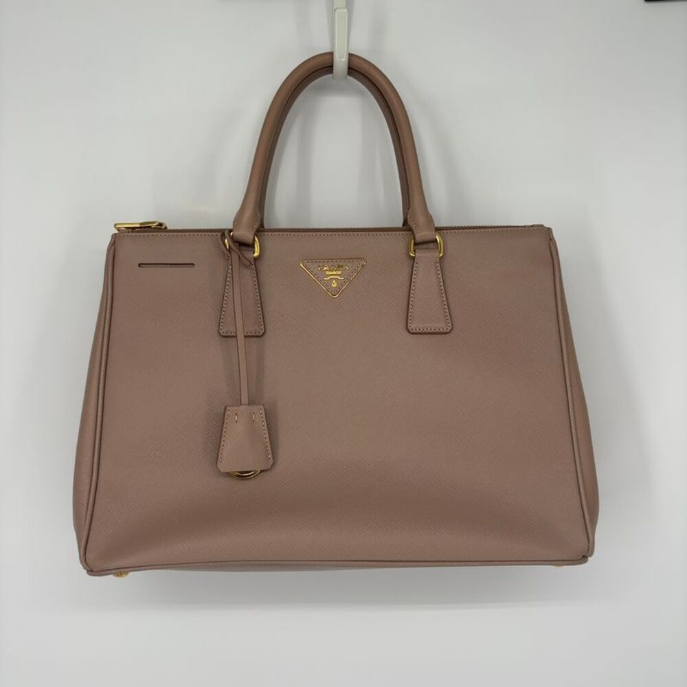 Prada Saffiano Medium Galleria